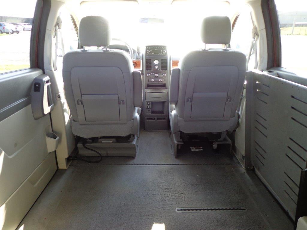 2008 Chrysler Town And Country Touring With Braunability
